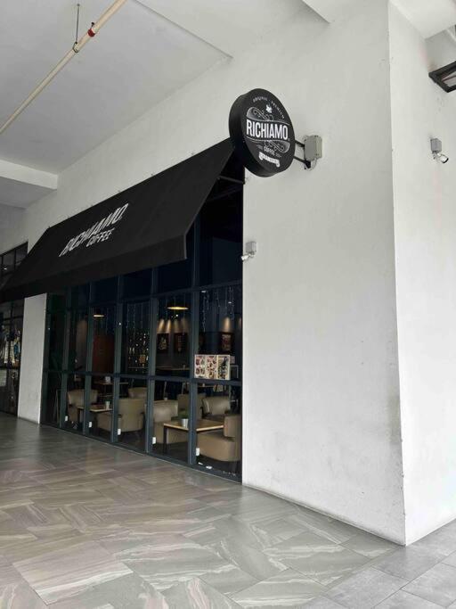 Apartment E2 Emporis Kd Sunway Gize Soho
